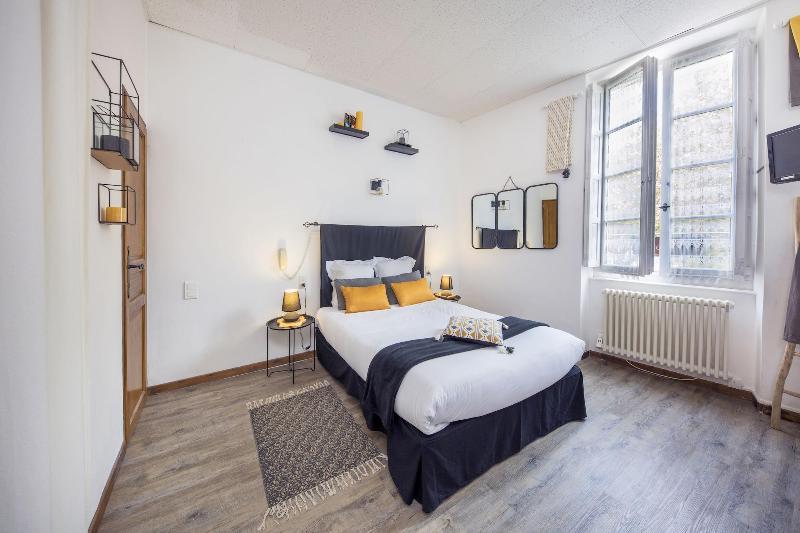 L'Instant Sevigne Hotel Grignan Bagian luar foto