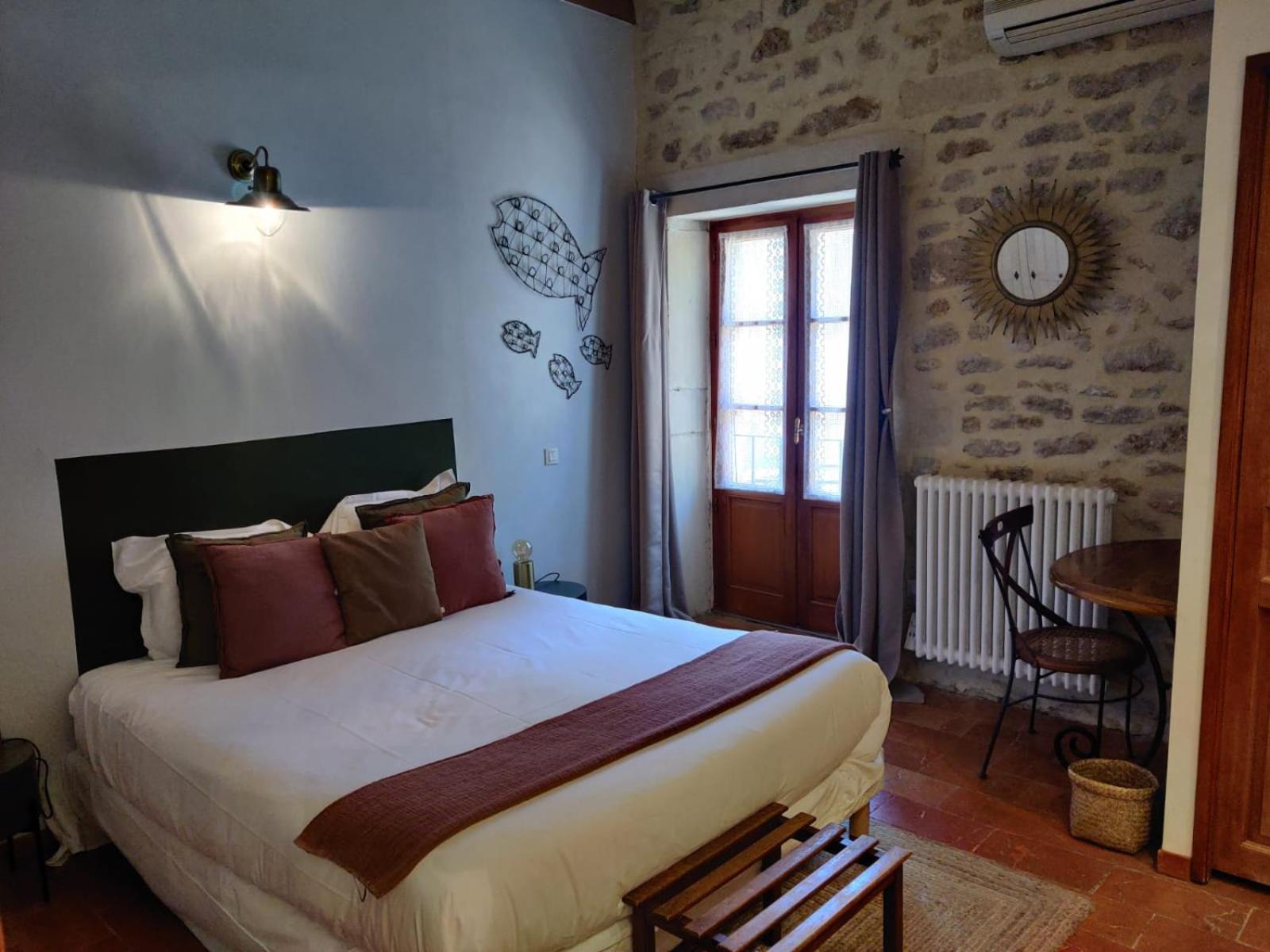 L'Instant Sevigne Hotel Grignan Bagian luar foto