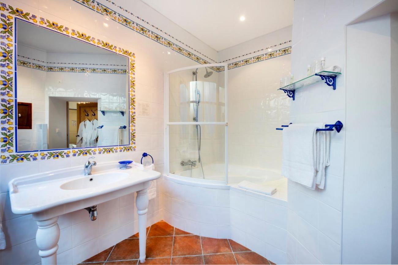 L'Instant Sevigne Hotel Grignan Bagian luar foto